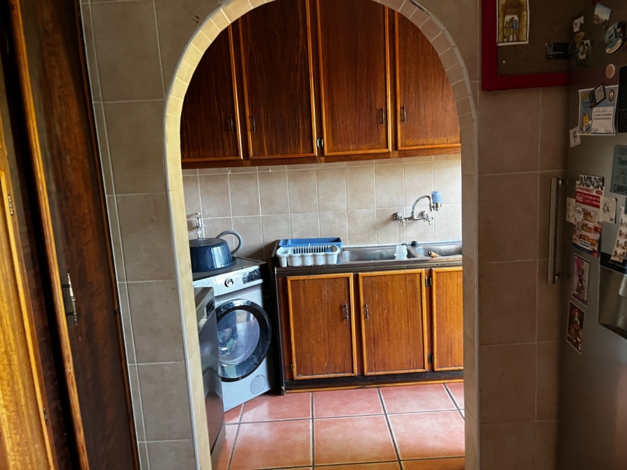 4 Bedroom Property for Sale in Pellissier Free State